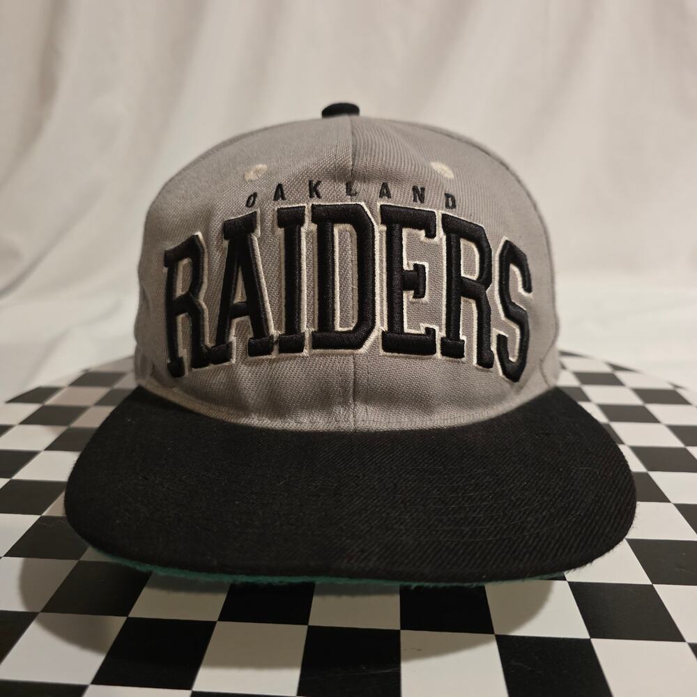 Vintage Oakland Raiders Snapback Hat NFL Team Apparel Grey Green Underbrim